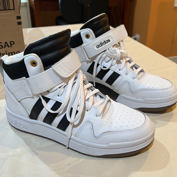 ADIDAS MENS POST MOVE MID TOP white leather SNEAKERS - Picture 2 of 5